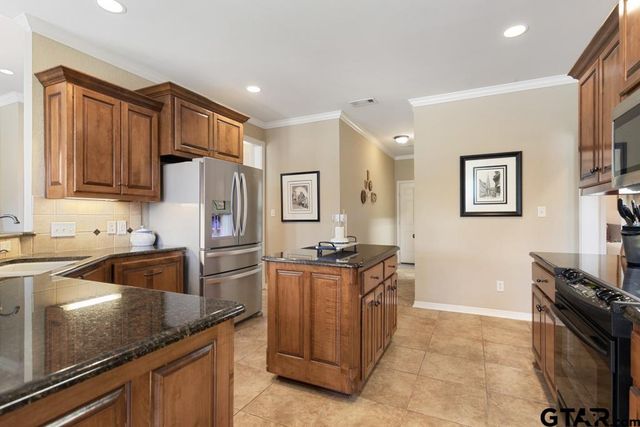 522 Susie, Chandler, TX 75758