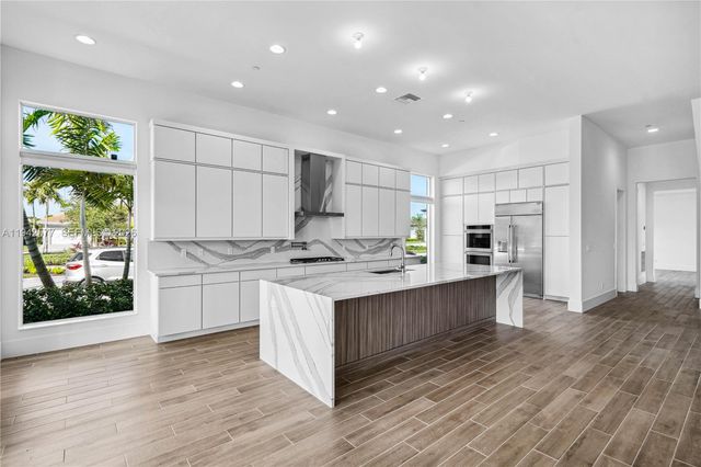 9281 Coral Isles Circle, Palm Beach Gardens, FL 33412
