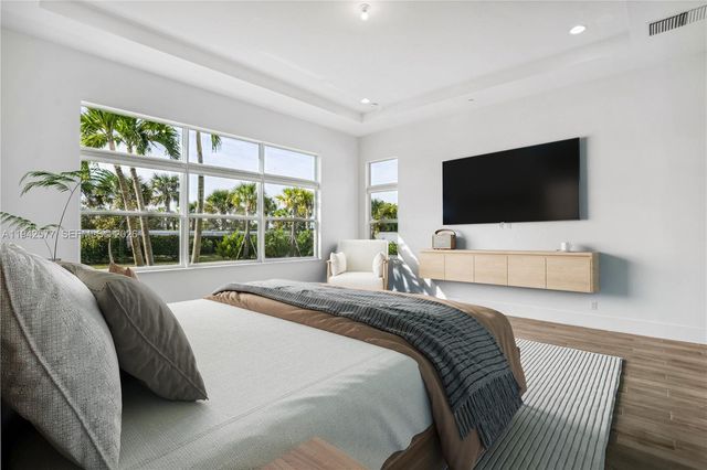 9281 Coral Isles Circle, Palm Beach Gardens, FL 33412