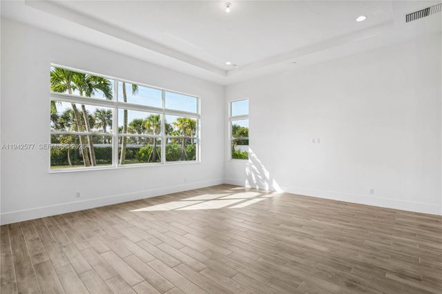 9281 Coral Isles Circle, Palm Beach Gardens, FL 33412
