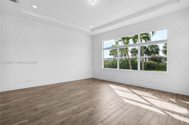 9281 Coral Isles Circle, Palm Beach Gardens, FL 33412