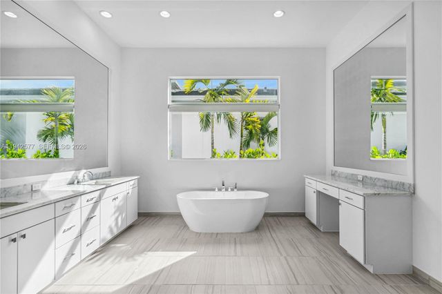 9281 Coral Isles Circle, Palm Beach Gardens, FL 33412