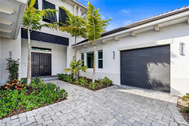 9281 Coral Isles Circle, Palm Beach Gardens, FL 33412