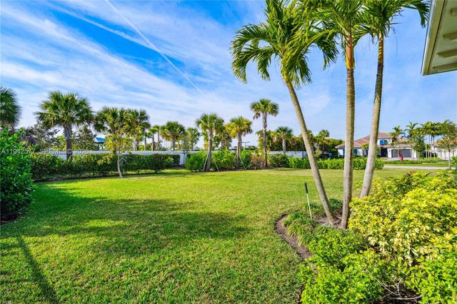 9281 Coral Isles Circle, Palm Beach Gardens, FL 33412