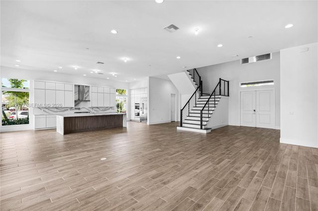 9281 Coral Isles Circle, Palm Beach Gardens, FL 33412