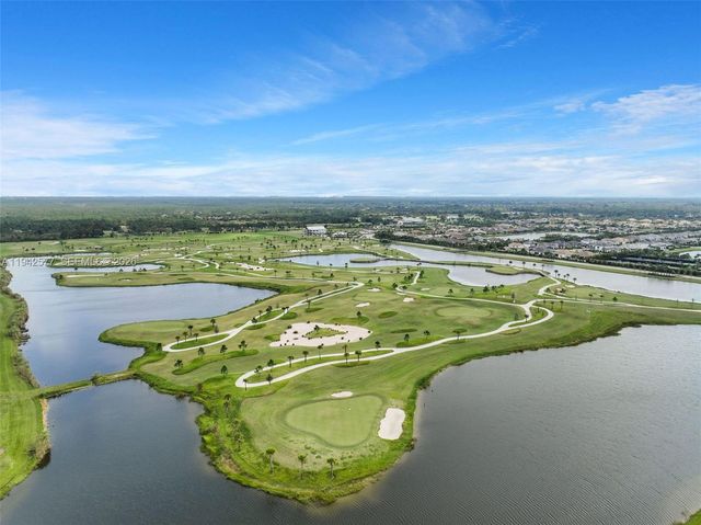 9281 Coral Isles Circle, Palm Beach Gardens, FL 33412
