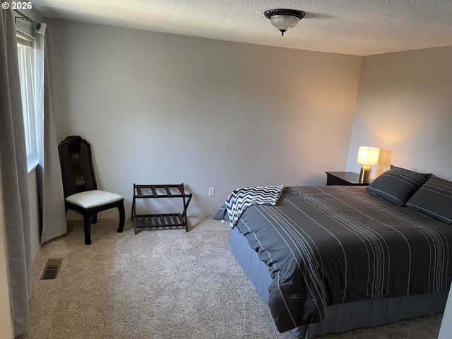 704 Nw 4TH St, Pendleton, OR 97801