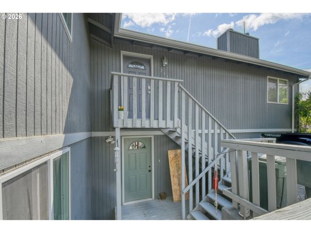 704 Nw 4TH St, Pendleton, OR 97801