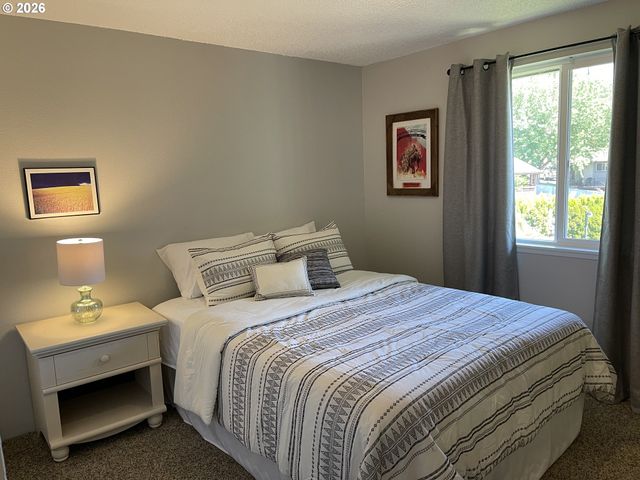704 Nw 4TH St, Pendleton, OR 97801