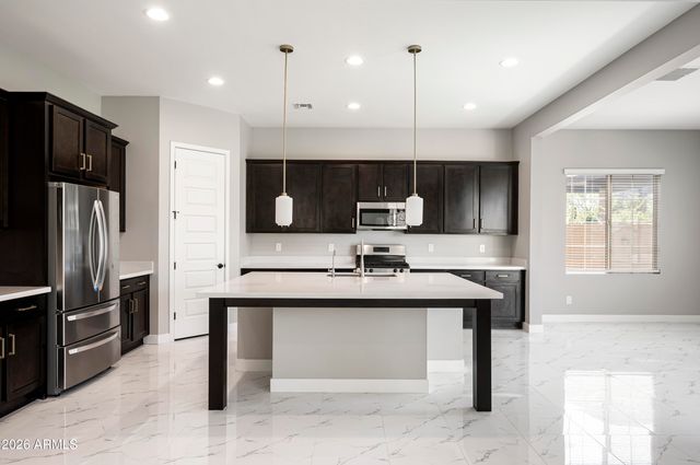 3511 E Crest Lane, Phoenix, AZ 85050