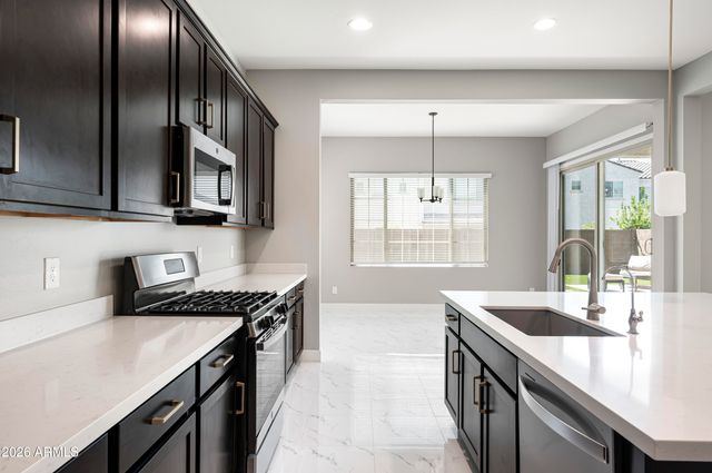 3511 E Crest Lane, Phoenix, AZ 85050