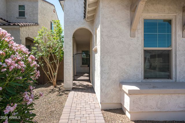 3511 E Crest Lane, Phoenix, AZ 85050
