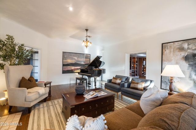 313 W HOLLY Street, Phoenix, AZ 85003