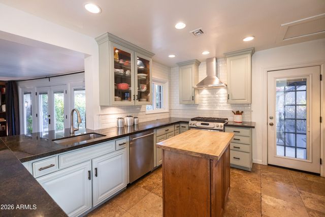 313 W HOLLY Street, Phoenix, AZ 85003