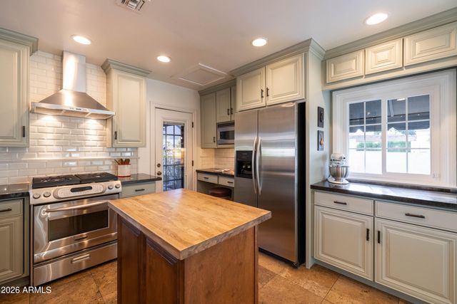 313 W HOLLY Street, Phoenix, AZ 85003