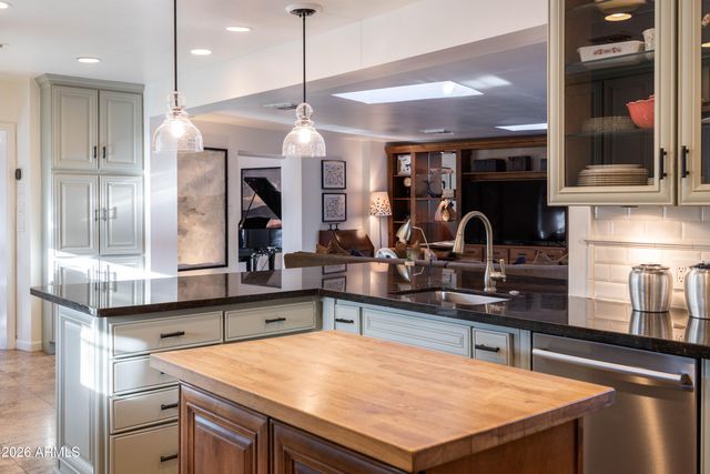 313 W HOLLY Street, Phoenix, AZ 85003