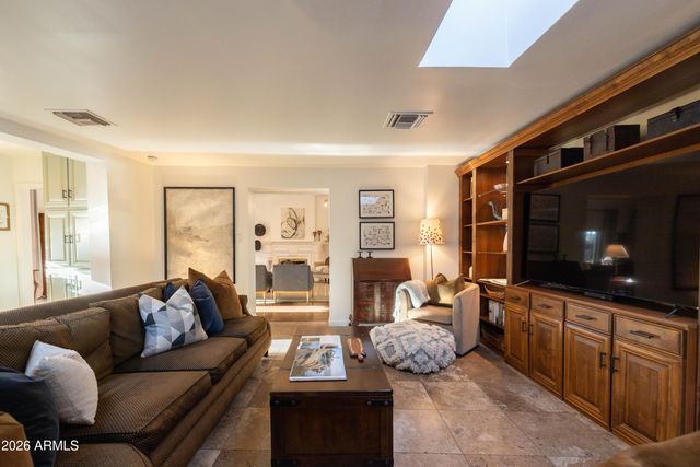 313 W HOLLY Street, Phoenix, AZ 85003