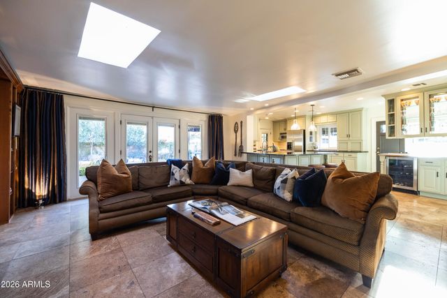 313 W HOLLY Street, Phoenix, AZ 85003