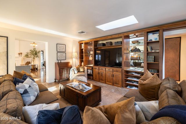 313 W HOLLY Street, Phoenix, AZ 85003