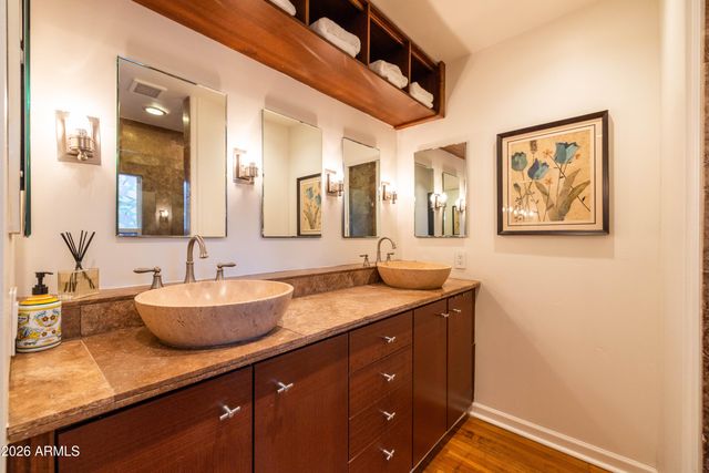 313 W HOLLY Street, Phoenix, AZ 85003