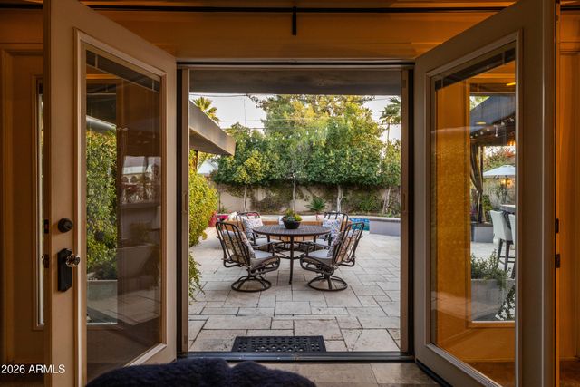 313 W HOLLY Street, Phoenix, AZ 85003