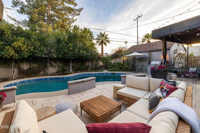 313 W HOLLY Street, Phoenix, AZ 85003