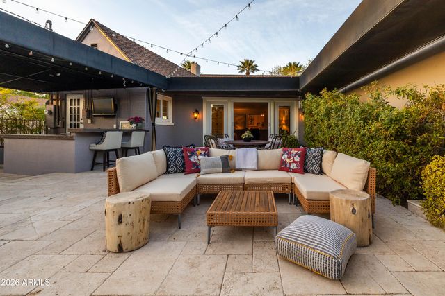 313 W HOLLY Street, Phoenix, AZ 85003