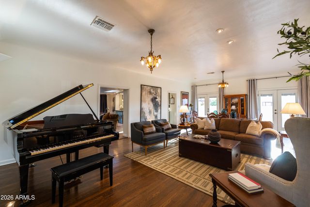 313 W HOLLY Street, Phoenix, AZ 85003