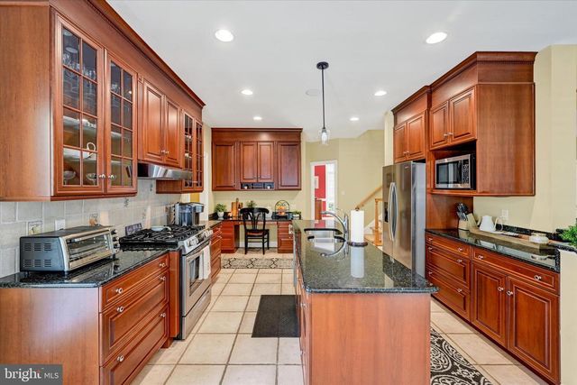 9318 RAVENRIDGE RD, Baltimore, MD 21234