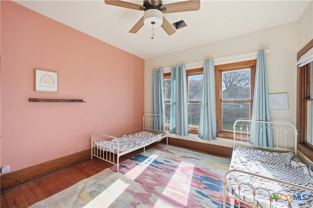 306 N Avenue E, Shiner, TX 77984