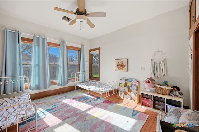 306 N Avenue E, Shiner, TX 77984