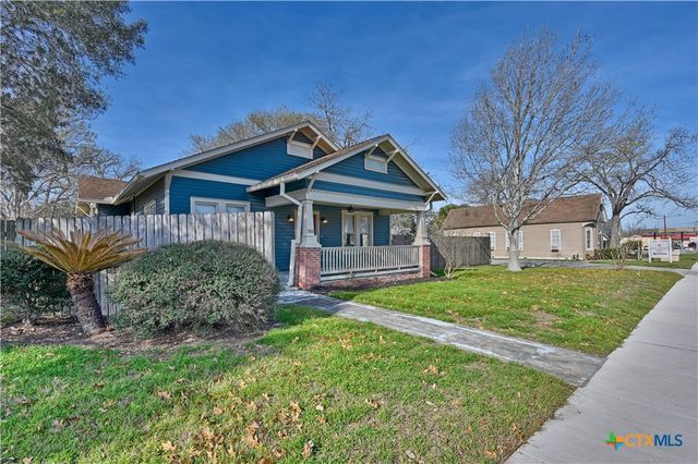 306 N Avenue E, Shiner, TX 77984