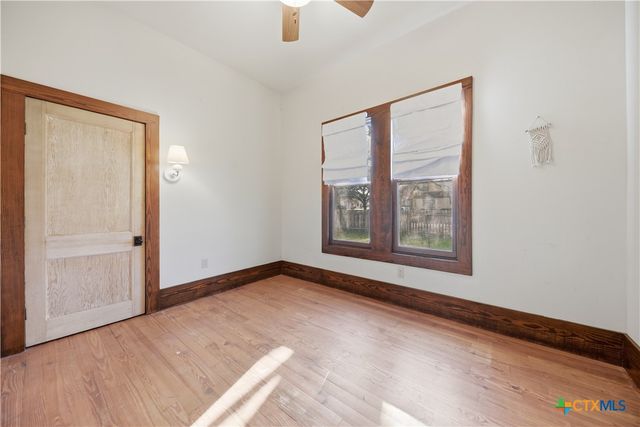 306 N Avenue E, Shiner, TX 77984