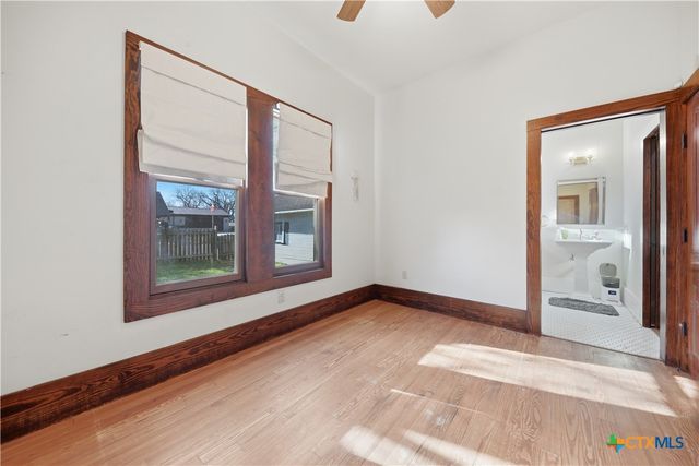 306 N Avenue E, Shiner, TX 77984