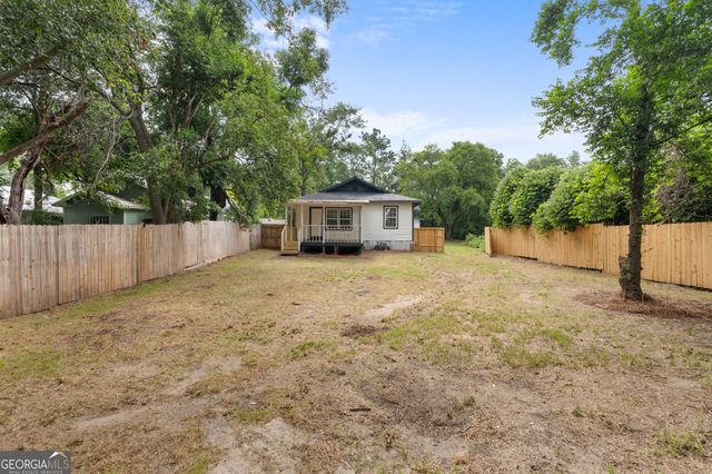 111 S Mulberry Street, Statesboro, GA 30458