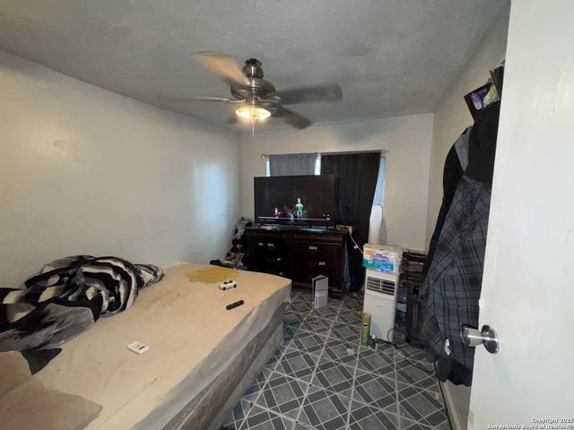 2930 Tampico St, San Antonio, TX 78207