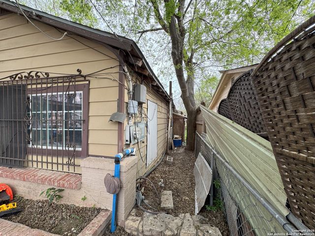 2930 Tampico St, San Antonio, TX 78207