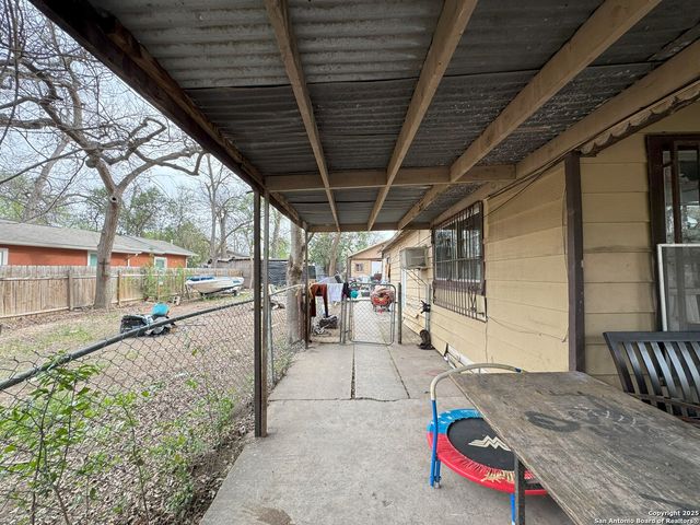 2930 Tampico St, San Antonio, TX 78207