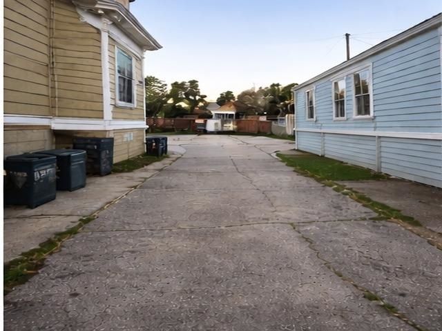 874 Isabella St, Oakland, CA 94607