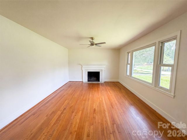 1911 Amberhill Lane, Charlotte, NC 28216