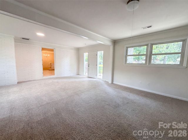 1911 Amberhill Lane, Charlotte, NC 28216