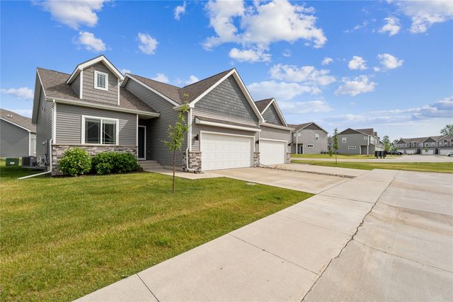 1306 NW 33rd Lane, Ankeny, IA 50023