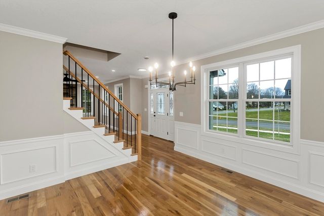 1 Scarlett Drive, East Longmeadow, MA 01028