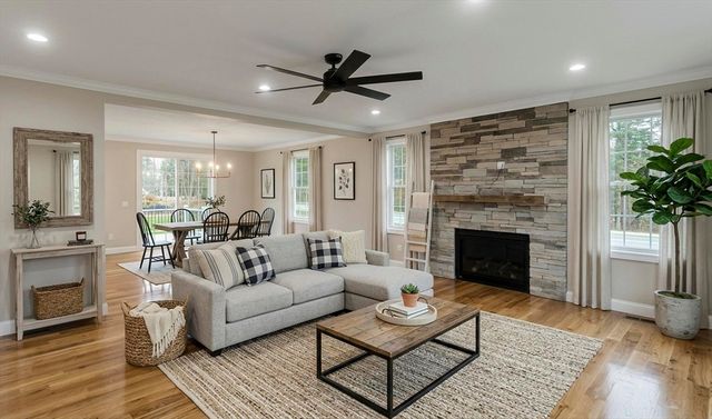 1 Scarlett Drive, East Longmeadow, MA 01028