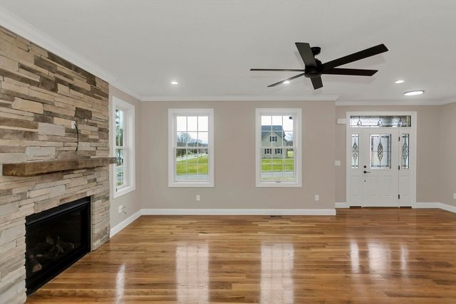 1 Scarlett Drive, East Longmeadow, MA 01028