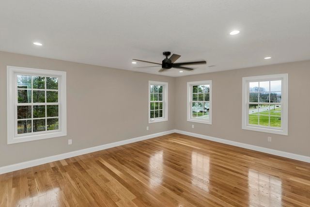 1 Scarlett Drive, East Longmeadow, MA 01028