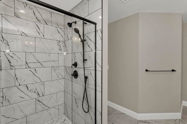 1 Scarlett Drive, East Longmeadow, MA 01028