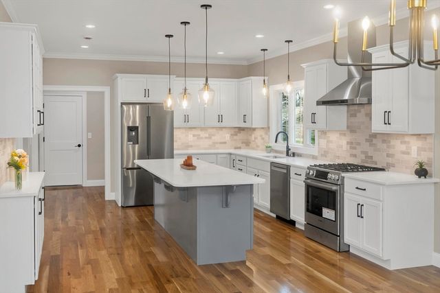 1 Scarlett Drive, East Longmeadow, MA 01028