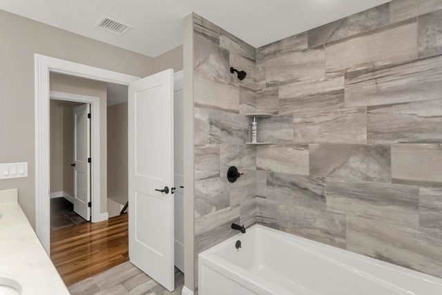 1 Scarlett Drive, East Longmeadow, MA 01028