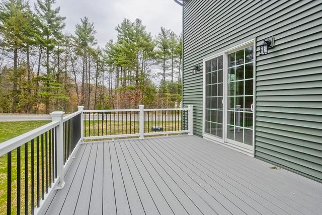 1 Scarlett Drive, East Longmeadow, MA 01028